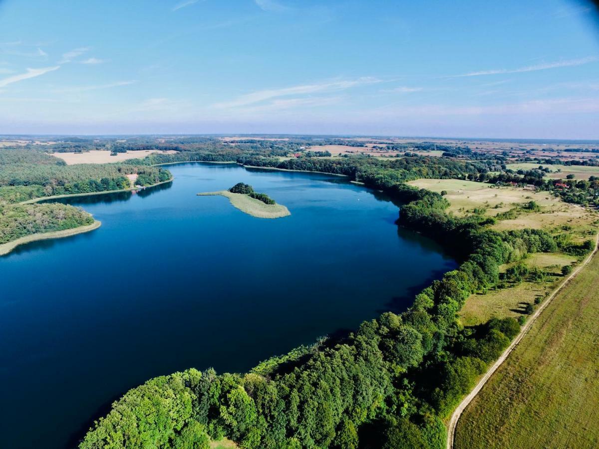 Landhaus Schoenhof Feldberger Seenlandschaft Exterior foto